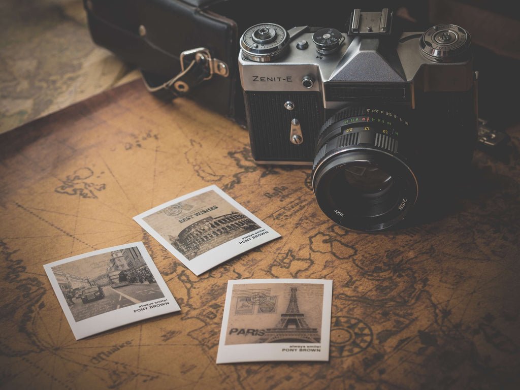 9 Fun Ways to Personalize a Funeral 2 Create a Scrapbook