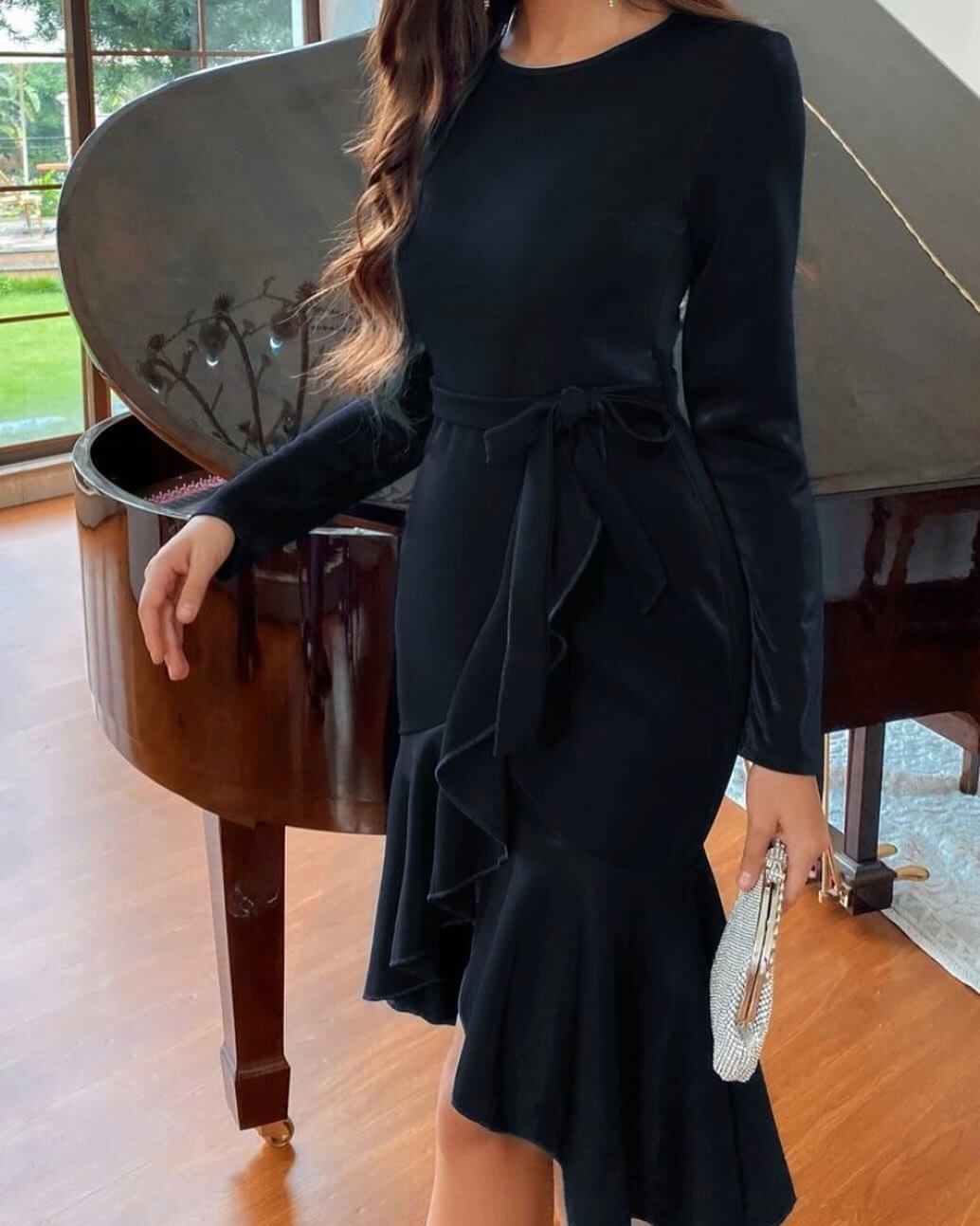 why do people wear black to funerals 1