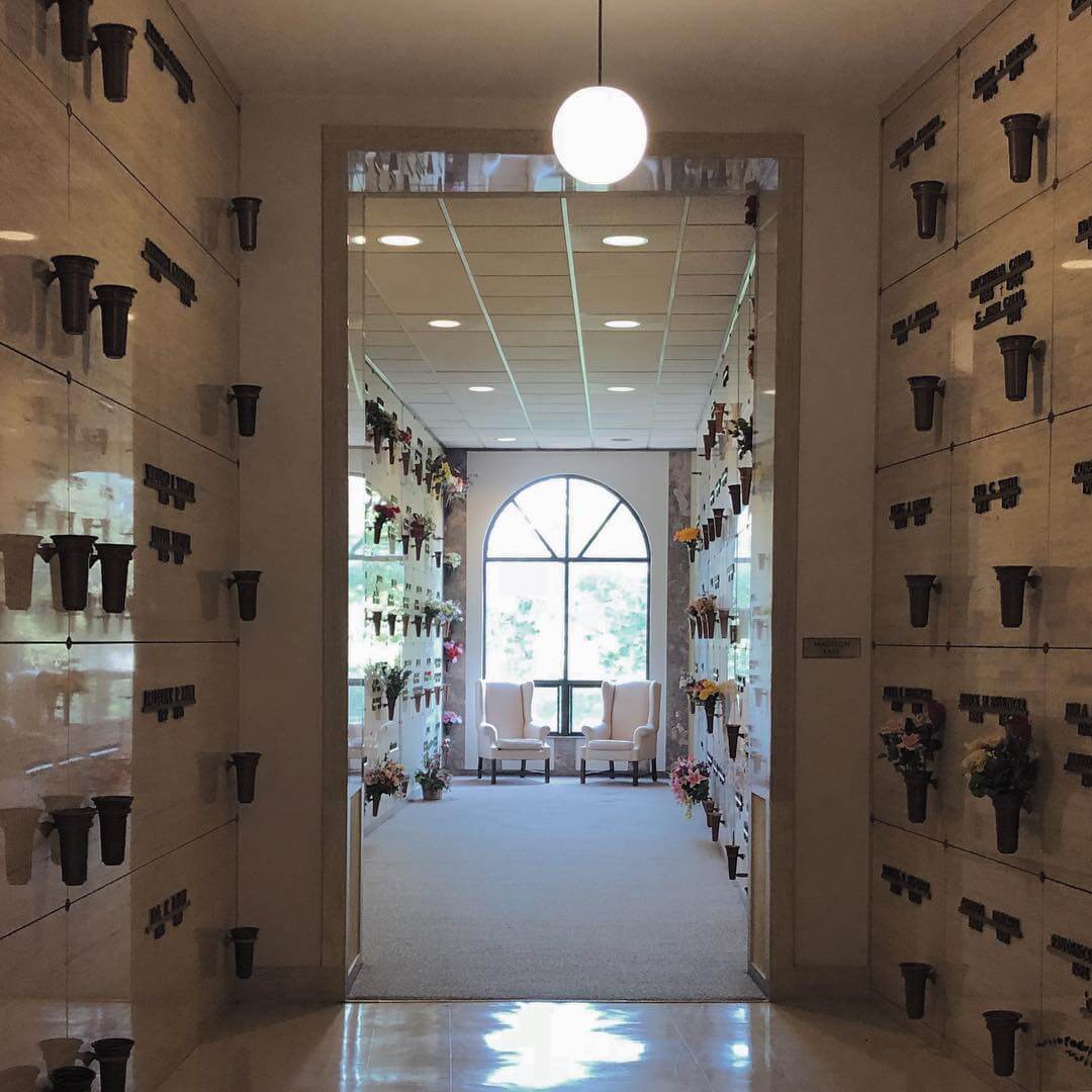 private mausoleum cost