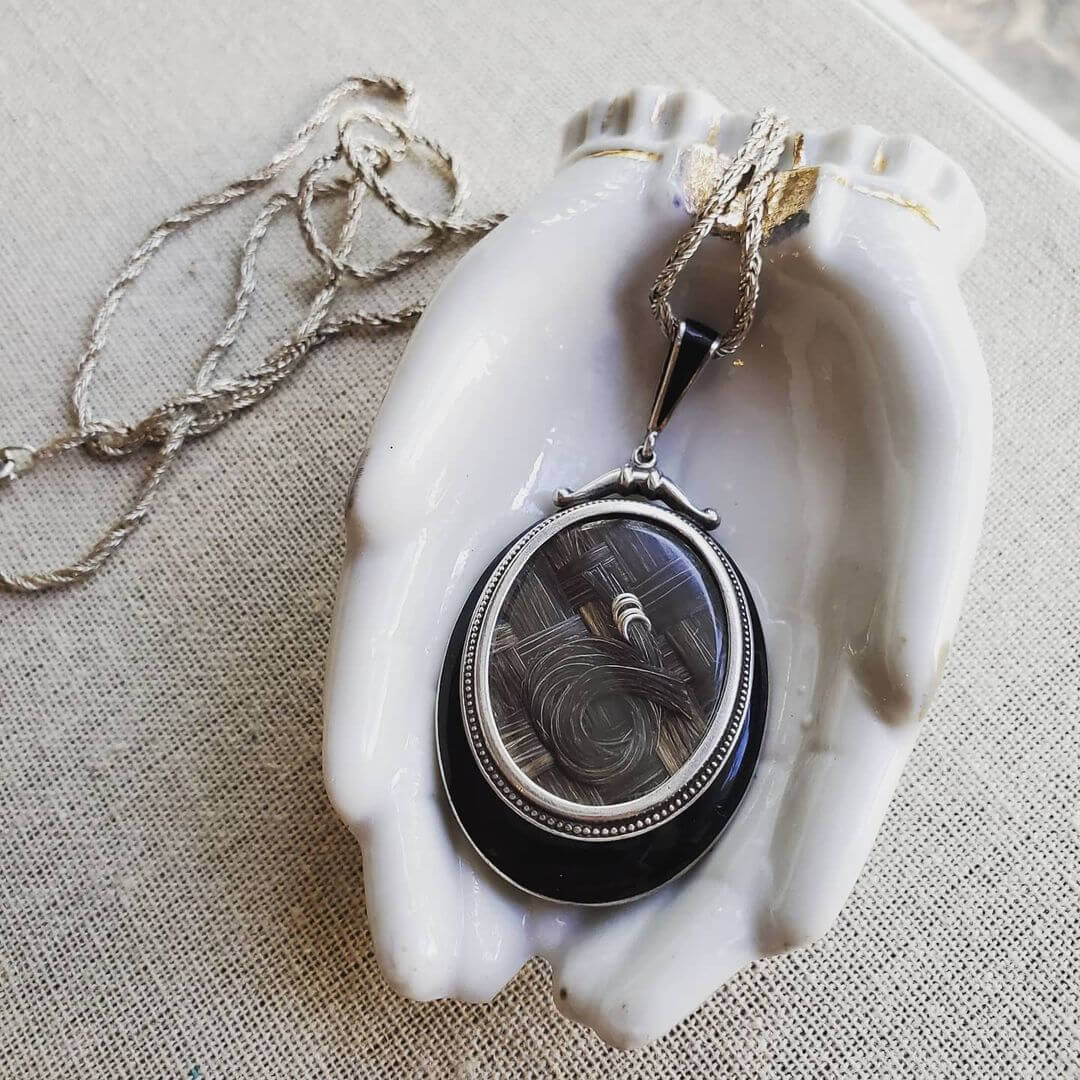 8 best cremation jewelry for men 9
