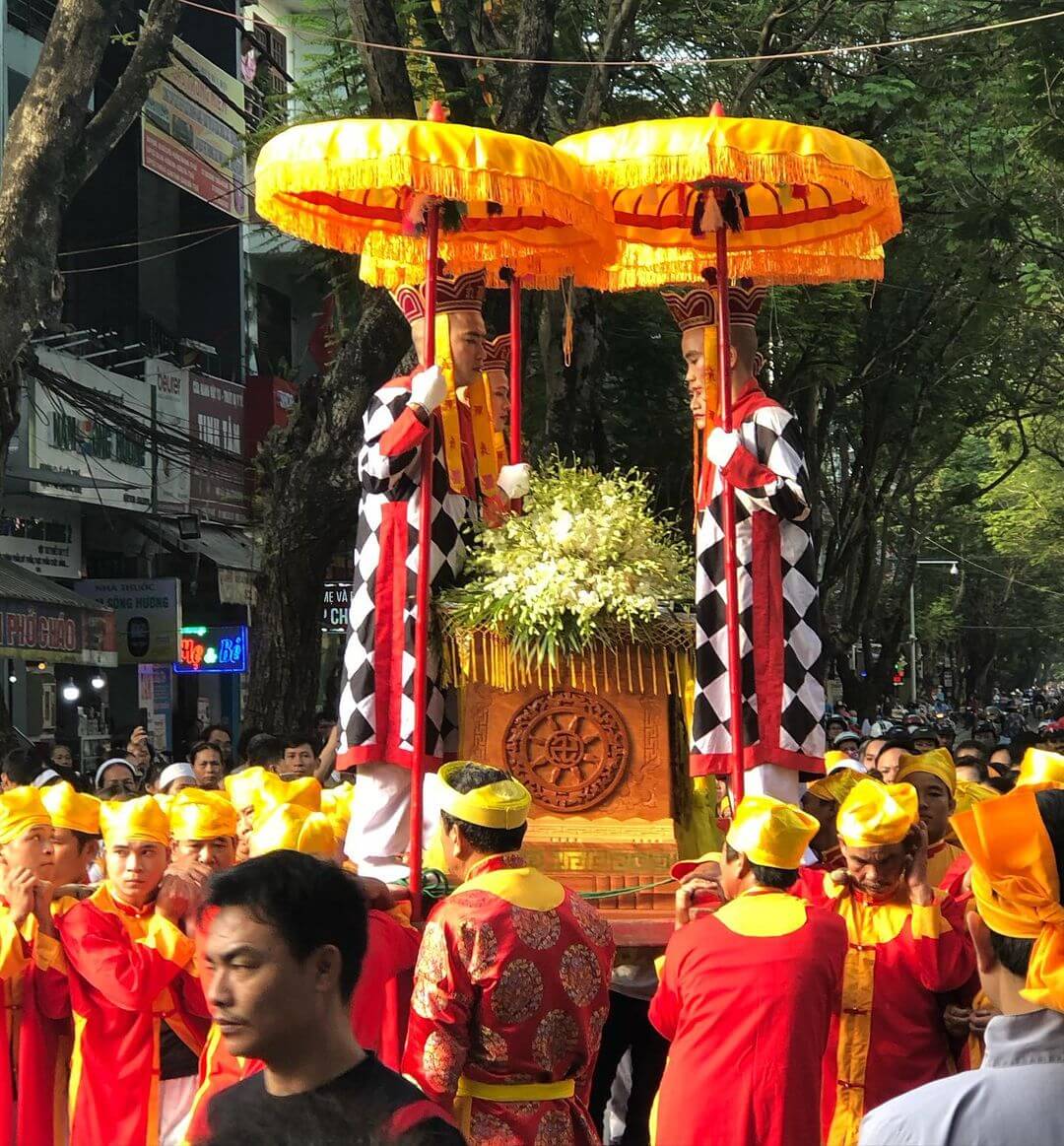 vietnamese funeral traditions food clothing flowers 2